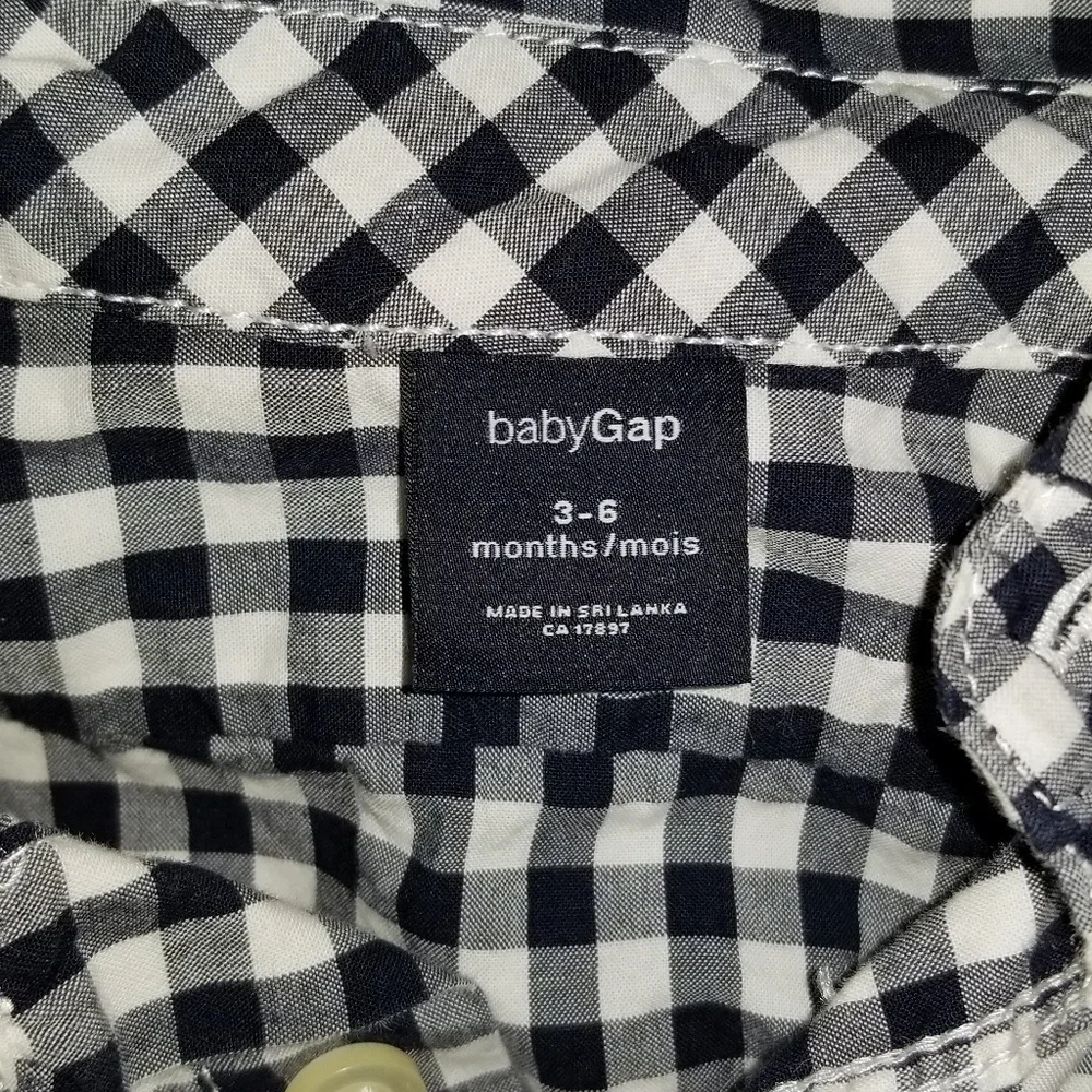 Baby Gap onesie shirt